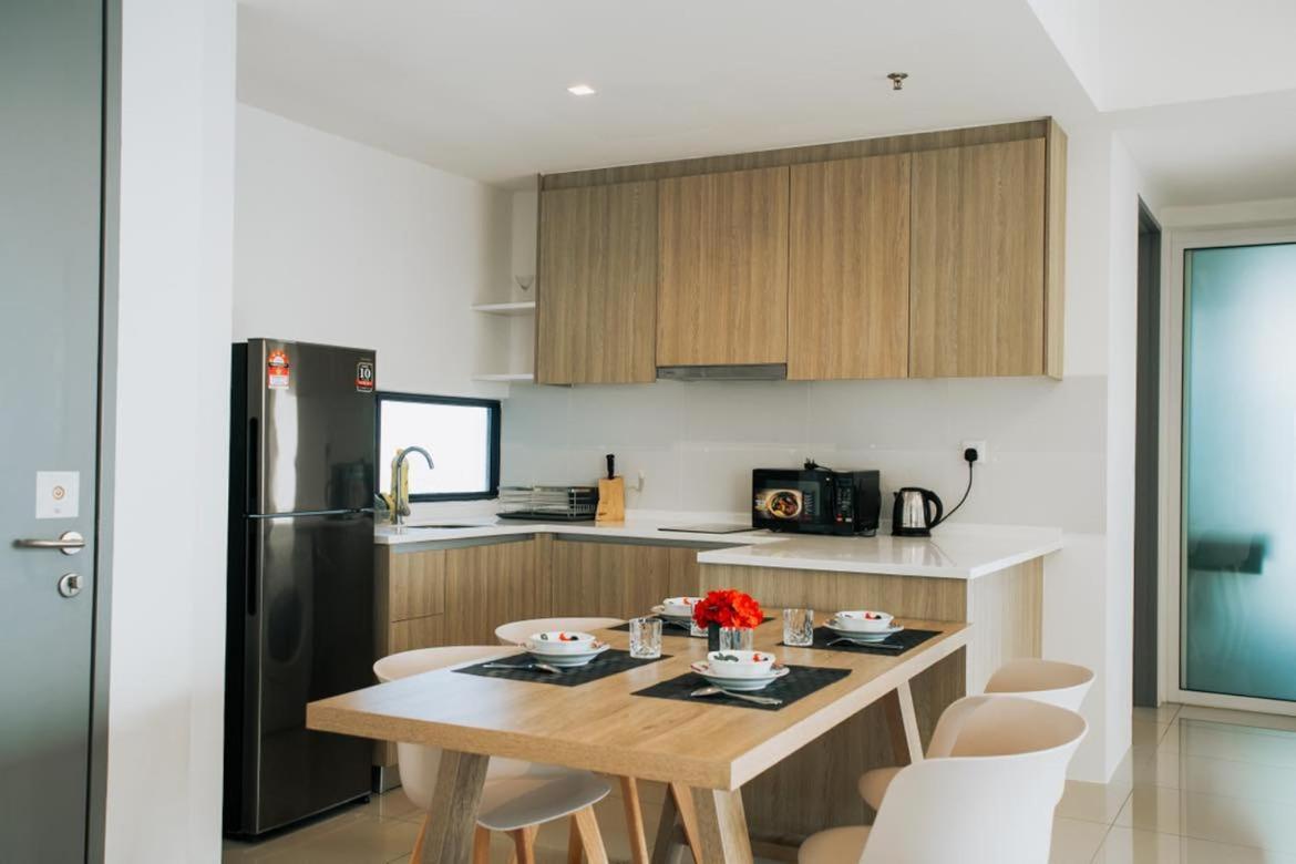 The Pine, 3Br Seaview By Wstay @ Tropicana 218 Macalister George Town Exterior foto
